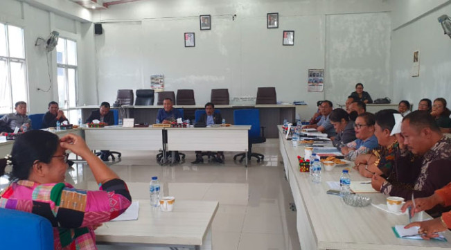 Kasus Sekdes Arogan, Komisi A DPRD Kabupaten Toba Dengar Aspirasi Forum Masyarakat Desa Sitoluama